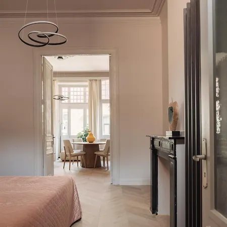 Bed & Breakfast Zurenborg *